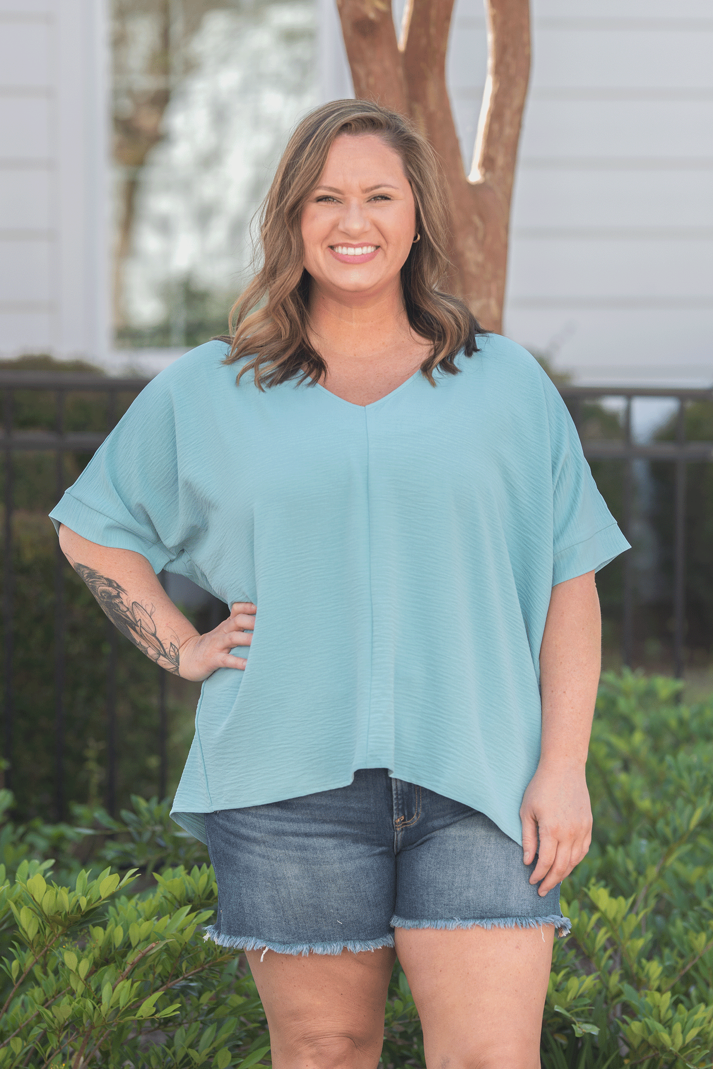 Zenana V-Neck Top(Plus)